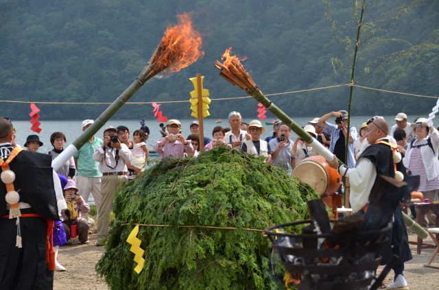 温泉寺薬師堂法楽　採灯大護摩供